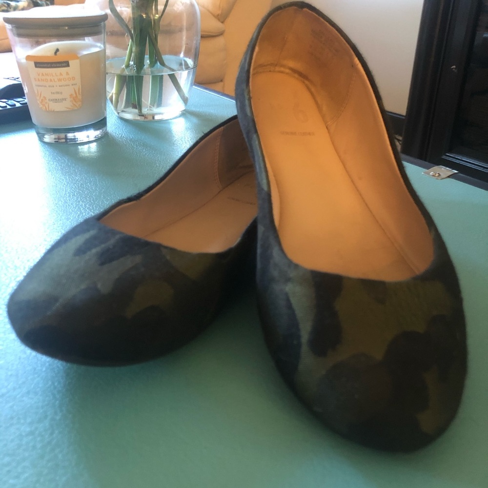 Camouflage flats